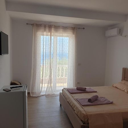 Rooms By George Dhërmi Buitenkant foto