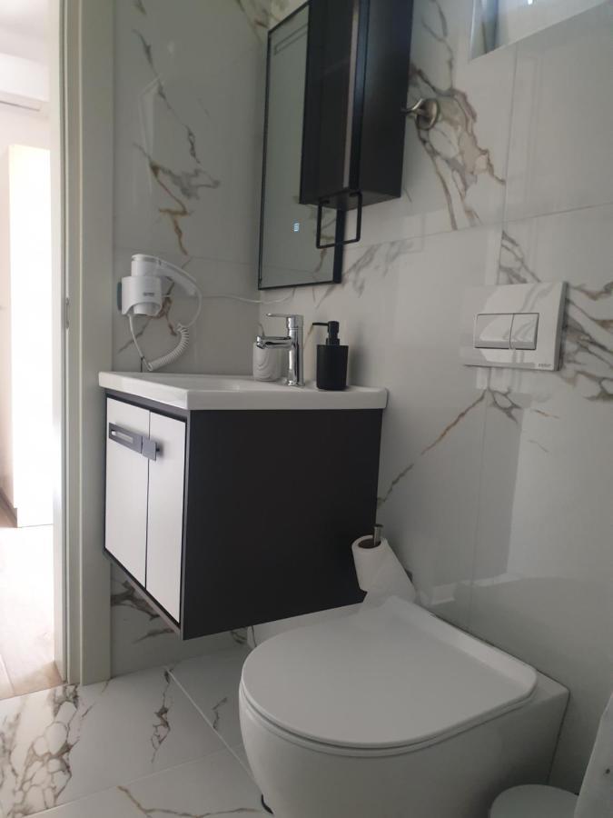 Rooms By George Dhërmi Buitenkant foto
