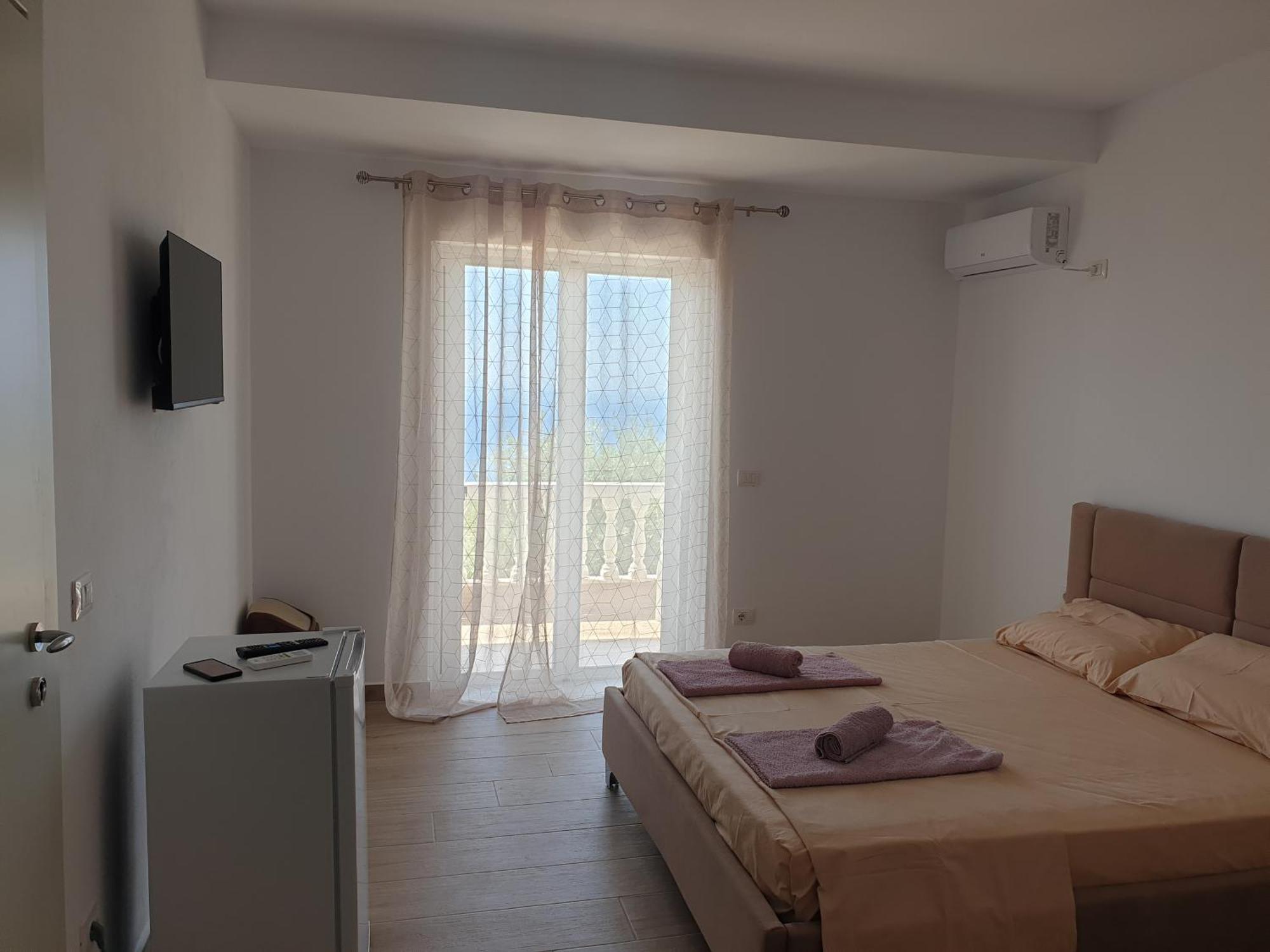 Rooms By George Dhërmi Buitenkant foto
