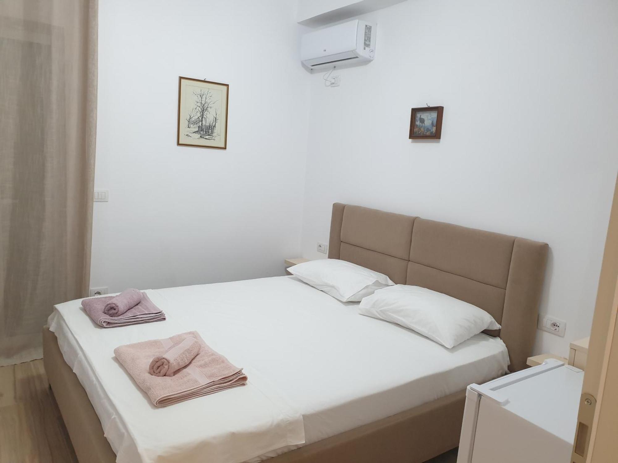Rooms By George Dhërmi Buitenkant foto