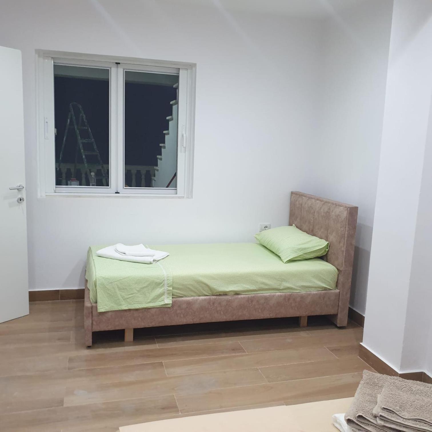 Rooms By George Dhërmi Buitenkant foto