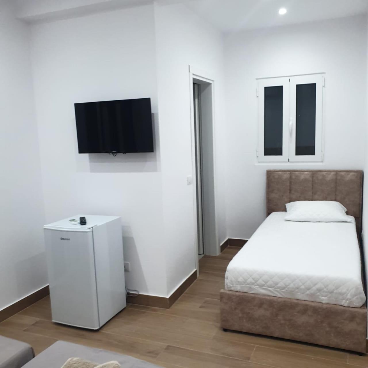 Rooms By George Dhërmi Buitenkant foto