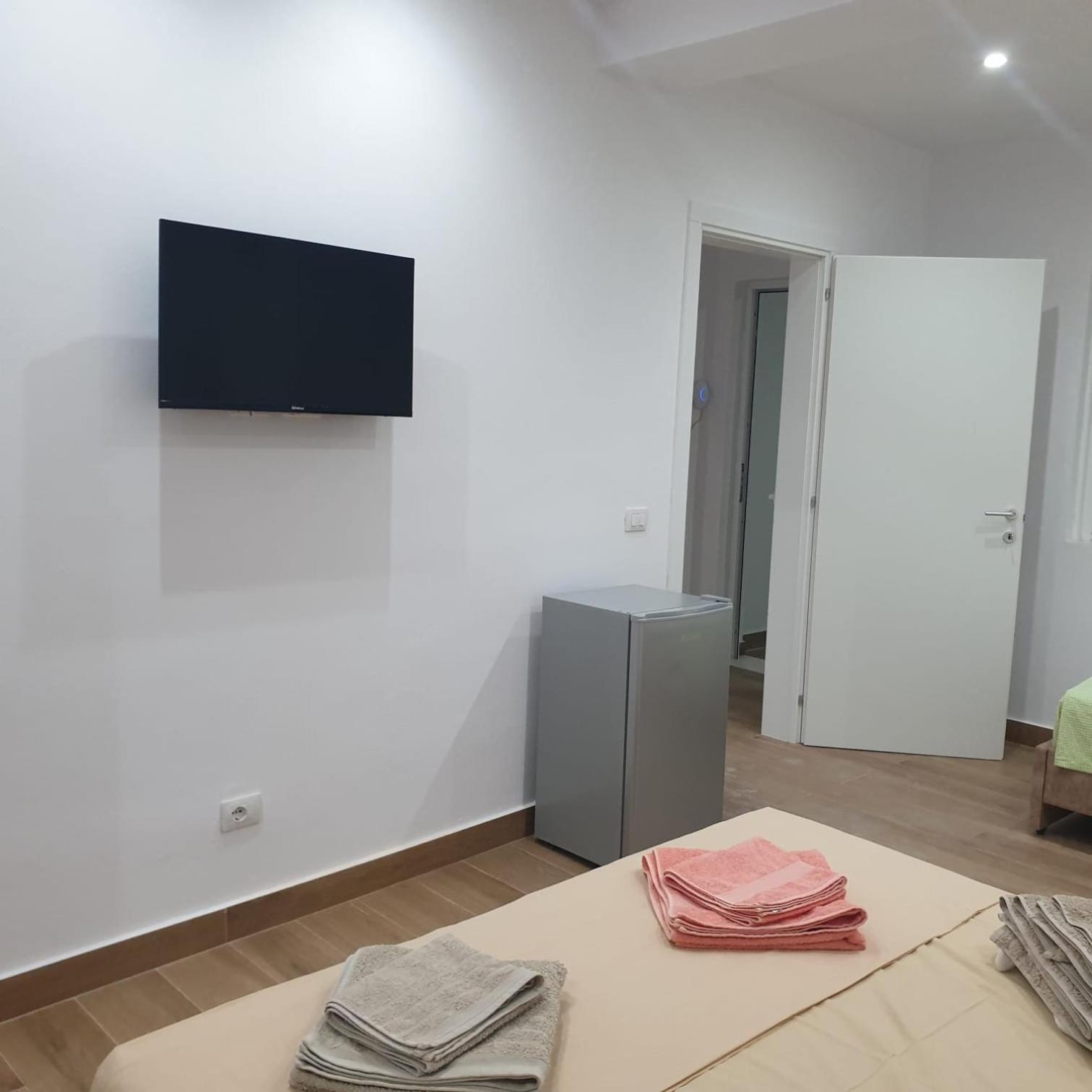 Rooms By George Dhërmi Buitenkant foto