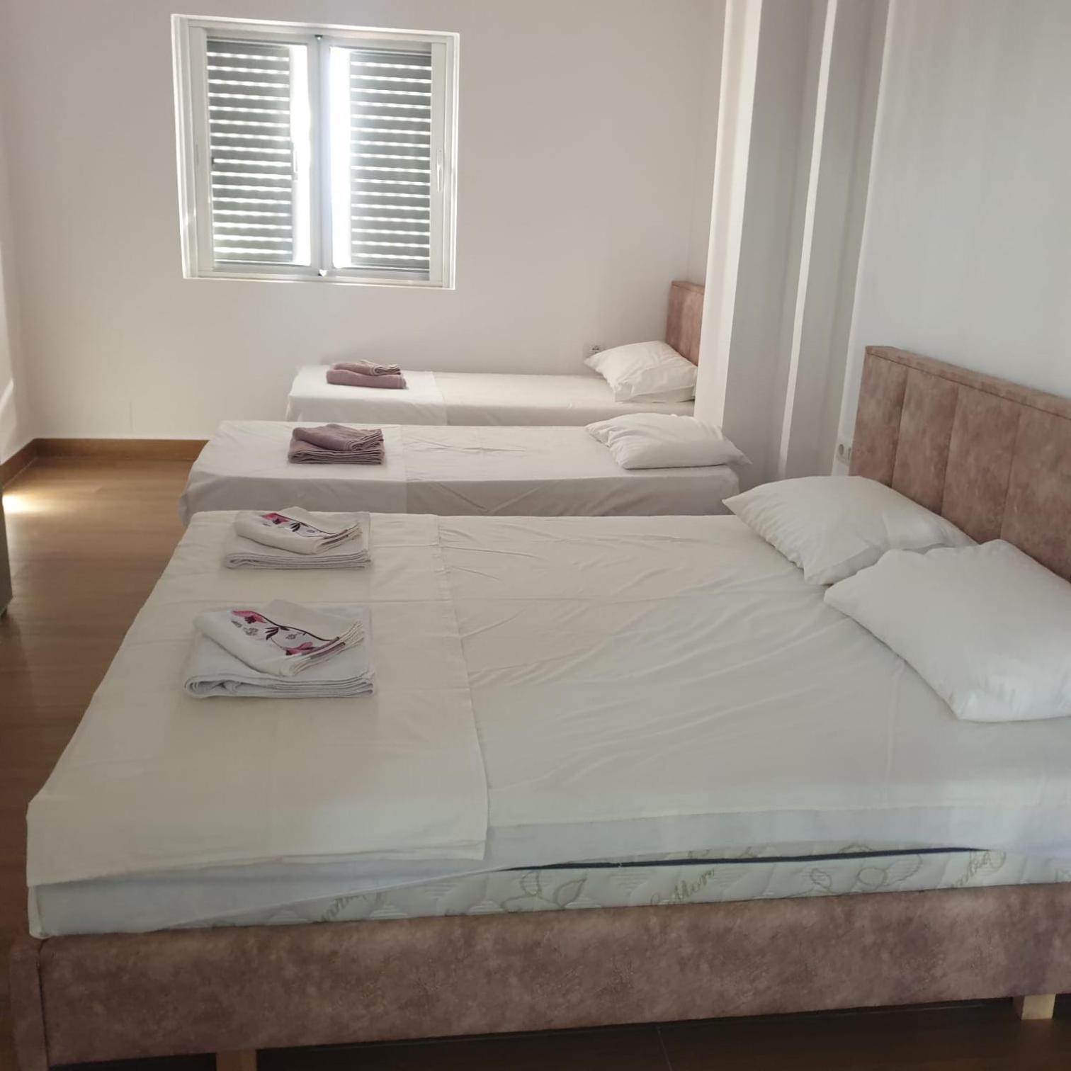 Rooms By George Dhërmi Buitenkant foto